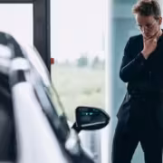 Продажи новых автомобилей в России снизились после рекордной 10-й недели