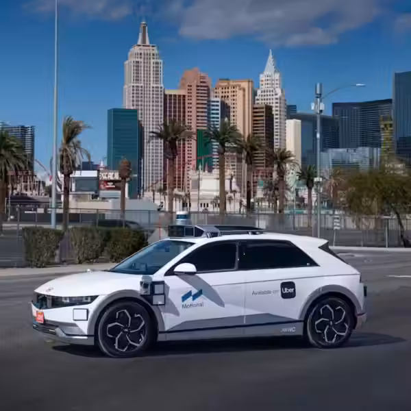 Поездки на роботакси Uber и Motional стартовали в Лас-Вегасе