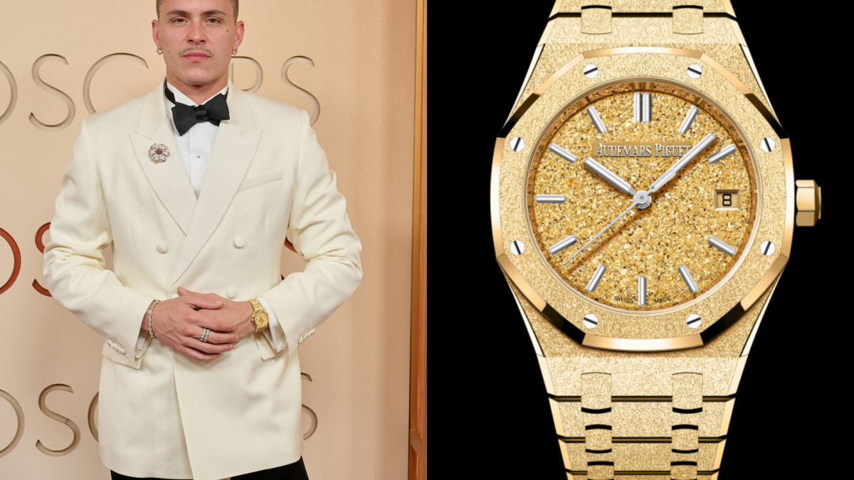 base aron pajper audemars piguet royal oak frosted gold.webp