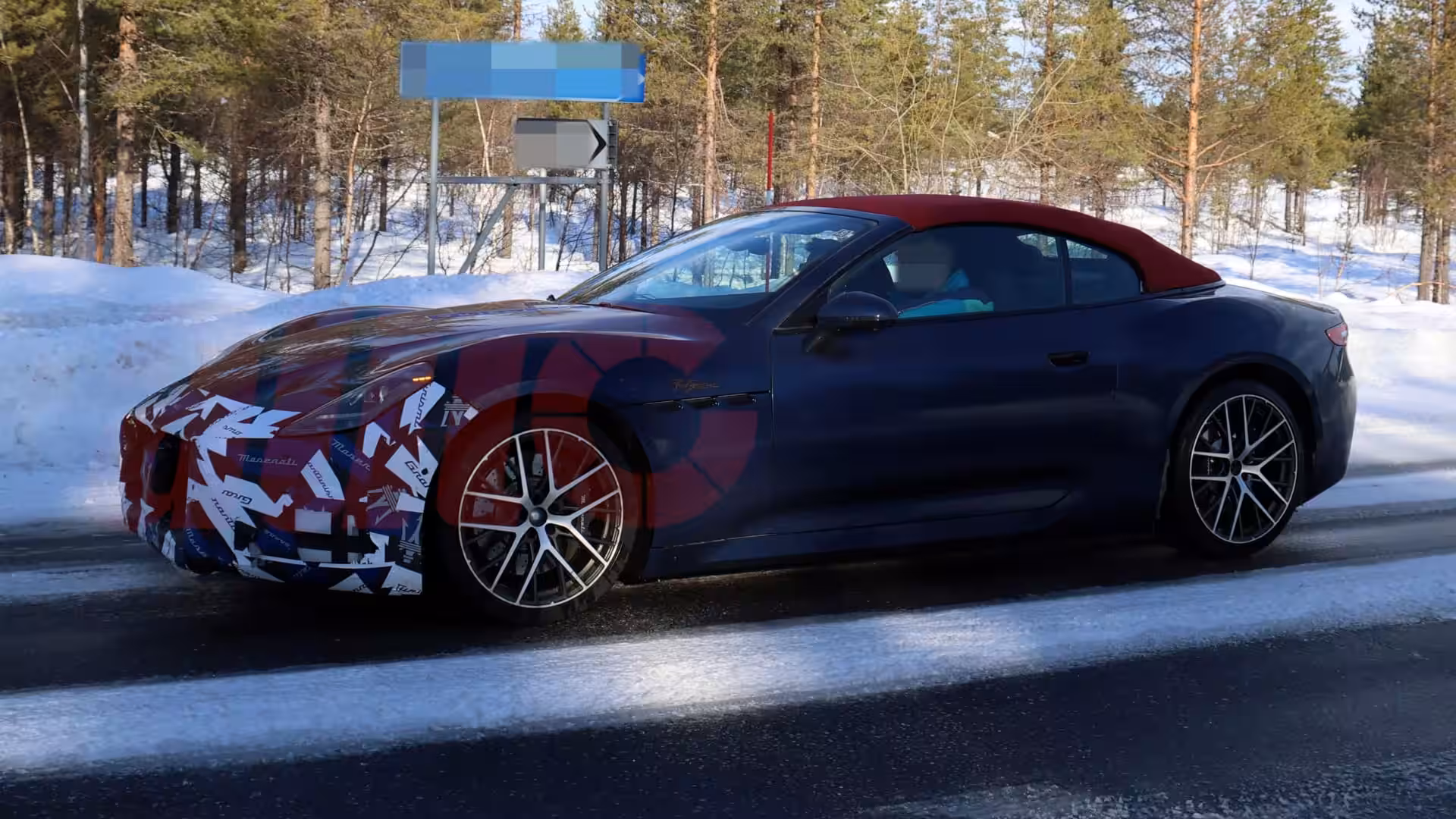 Фрагмент Maserati GranTurismo с обновленными бамперами со стороны переднего крыла и носа автомобиля