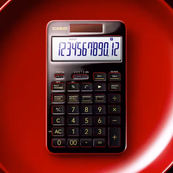 Цветной калькулятор Casio с крупным дисплеем и клавишами