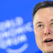 Илон Маск предложил оплачивать зарплаты 50 000 сотрудников TSA без финансирования правительства