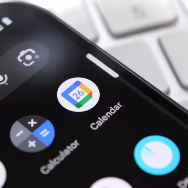 Google Calendar теперь позволяет быстро искать часовые пояса при планировании