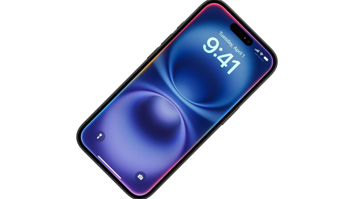 iPhone 15 с экраном активен и показывает дату