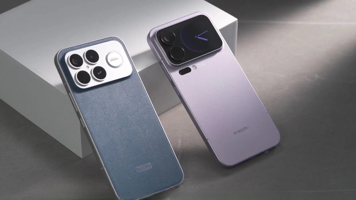 Два смартфона Redmi K90 Ultra и OnePlus Ace 6 Ultra на столе