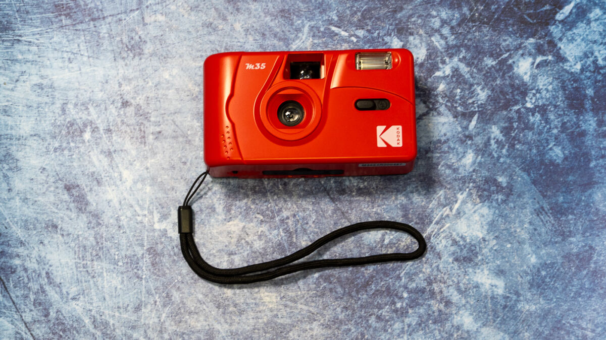 Kodak M35 вид спереди с объективом и видоискателем