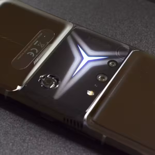 Lenovo готовит новый игровой смартфон Legion с тройной камерой и сдержанным дизайном