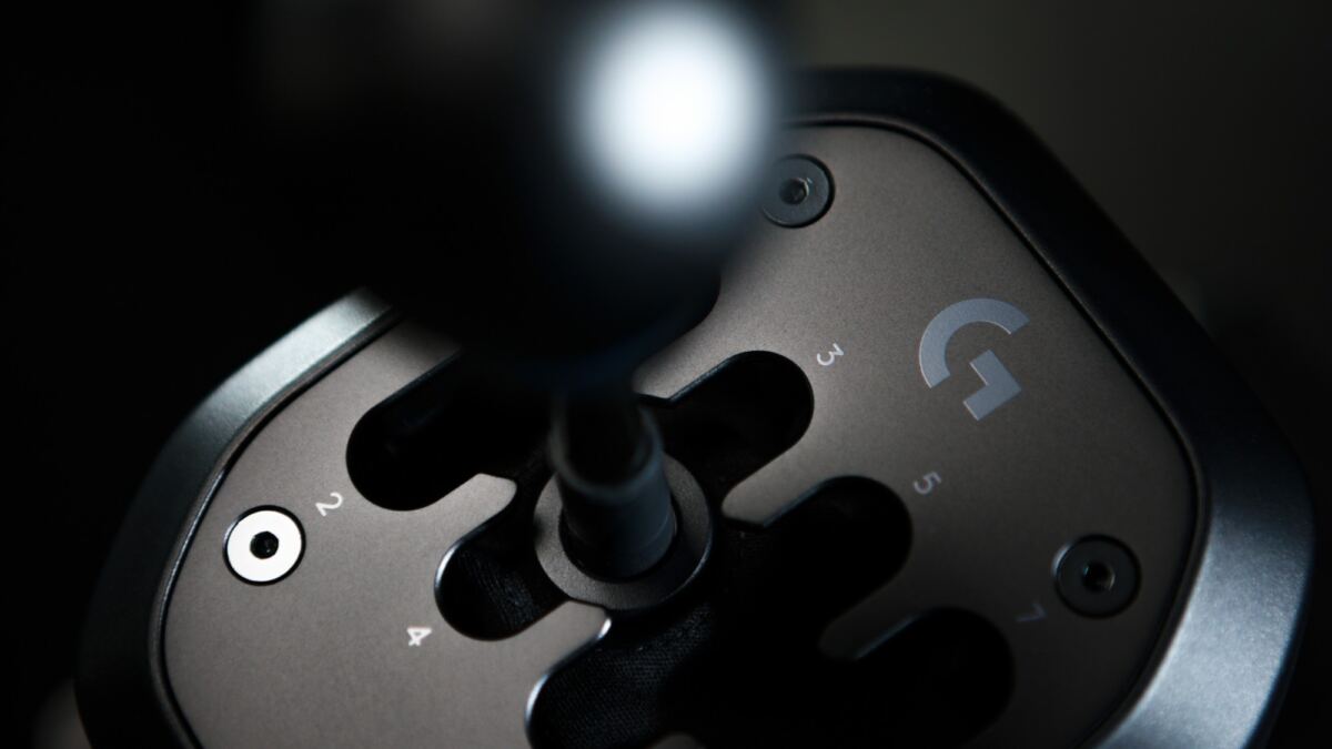 logitechrshsghiftertopview