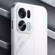 Смартфон Oppo K15 Pro со крупной камерой и светлым корпусом
