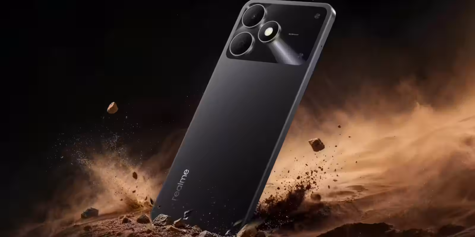 Черный смартфон Realme Note 80 с тремя камерами