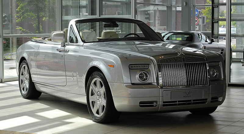 Мировые автопроизводители сворачивают планы полного перехода на электротягу