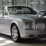 Мировые автопроизводители сворачивают планы полного перехода на электротягу