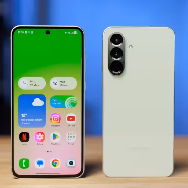 Samsung может отказаться от собственных дисплеев в новых Galaxy из-за роста цен