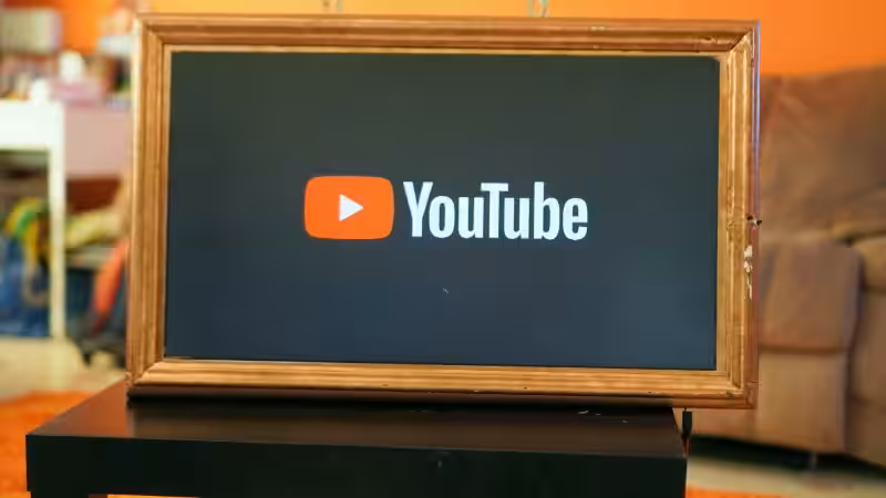 YouTube запускает обязательную неотключаемую рекламу на телевизорах по всему миру 3 Интерфейс YouTube на телевизоре