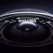 Круглый объектив с логотипом Insta360 Luna Ultra