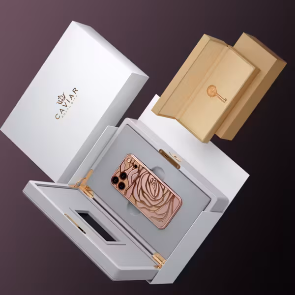 Caviar iPhone 17 Pro в розовом корпусе в коробке