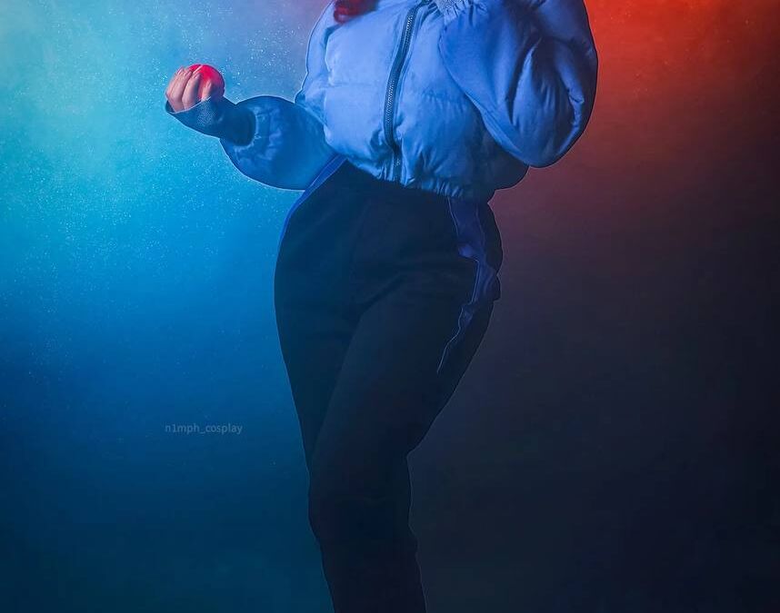 Косплей Анастасии Назаровой из Atomic Heart модель с очками