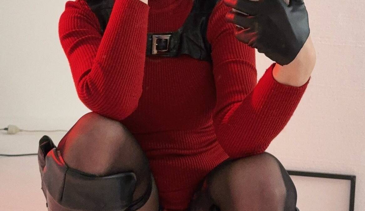 CaterpillarCos показала откровенный косплей Ады Вонг из Resident Evil