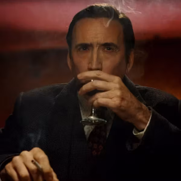 Мужчина в костюме с сигарой в руке из Человек-Паук Нуар