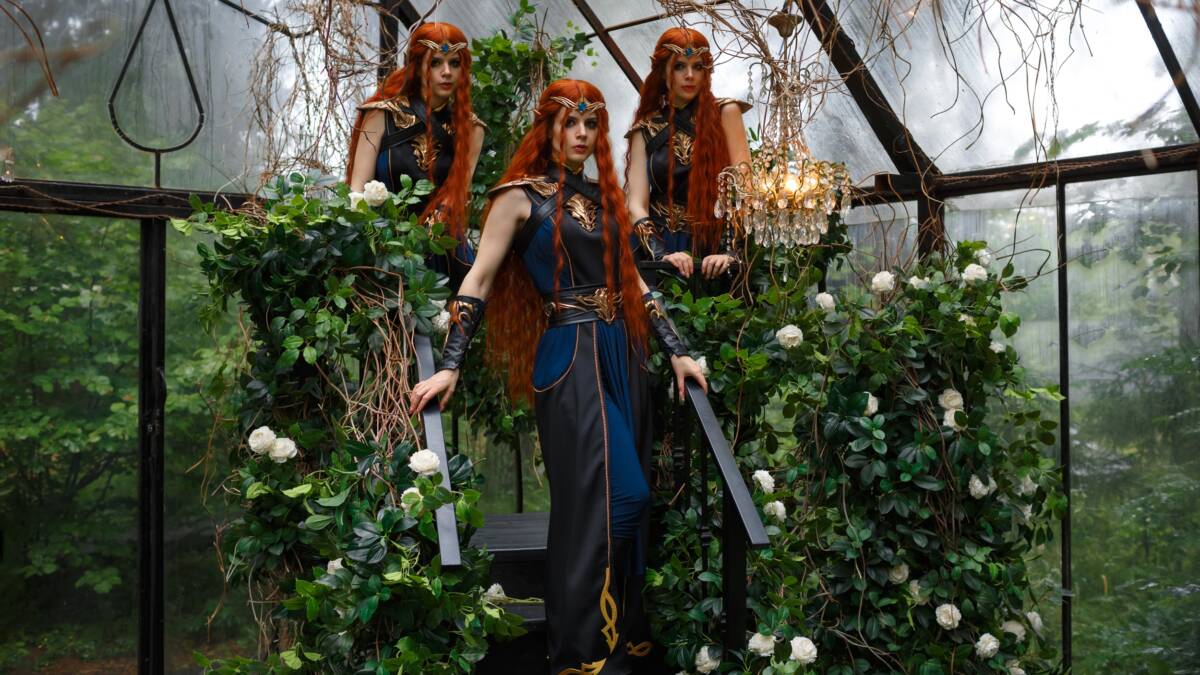 Косплей чародейки из Baldurs Gate 3 от Aneli Art в зеленой оранжевой одежде