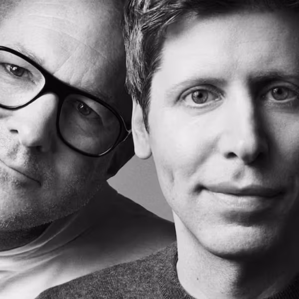 Два мужчины, один с бородой и в очках второй без бороды