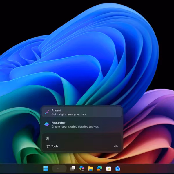 Панель задач Windows 11 с иконками и ищем. Windows 11
