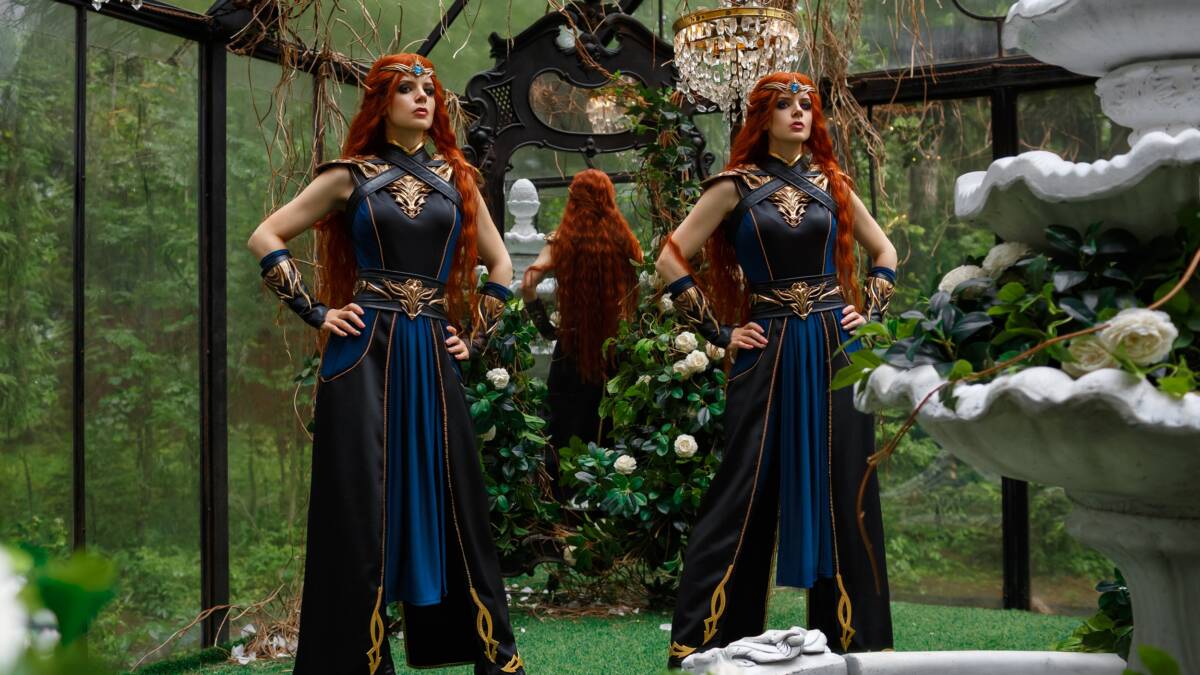 Косплей чародейки из Baldurs Gate 3 от Aneli Art в лесу