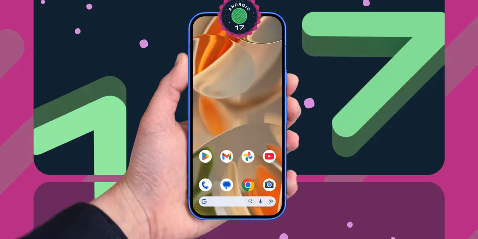Рука держит смартфон Google Pixel с Android 17 Beta 4