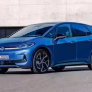 Новый Volkswagen ID. 3 Neo на дороге