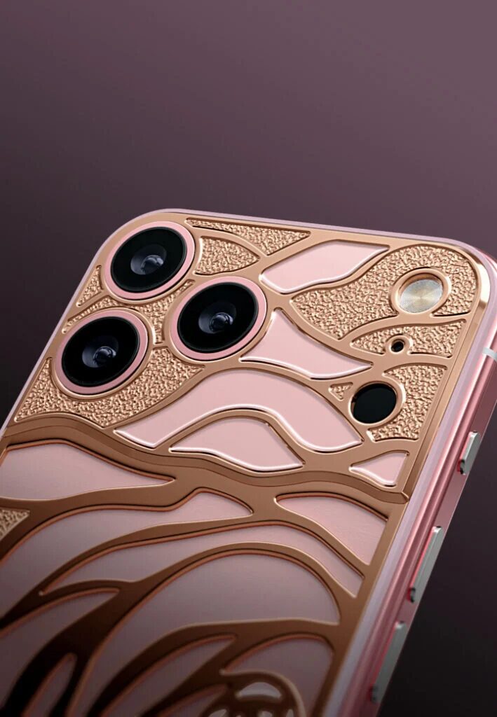 Розовый iPhone 17 Pro Rose Collection с золотым дизайном