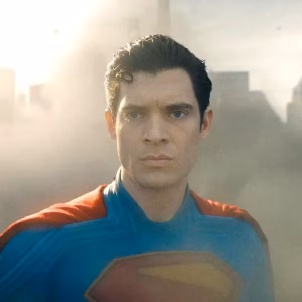 Кадр с Джеймсом Ганном в костюме Супермена