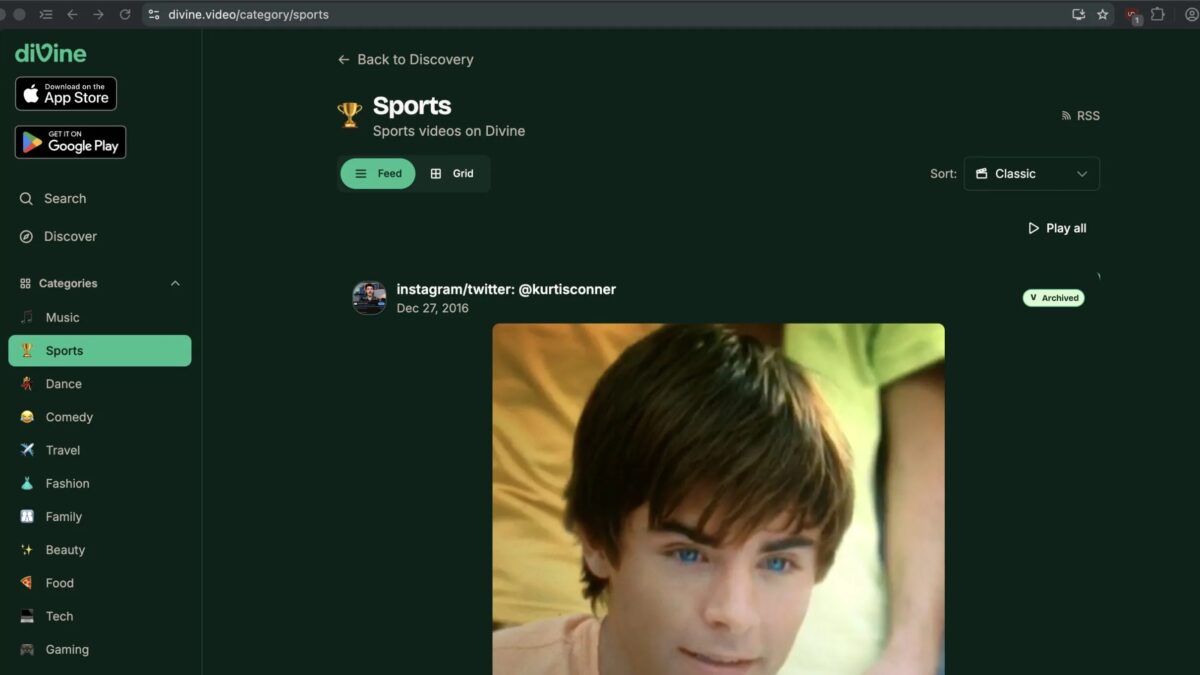 Экран компьютера с сайтом Divine спорт разделом
