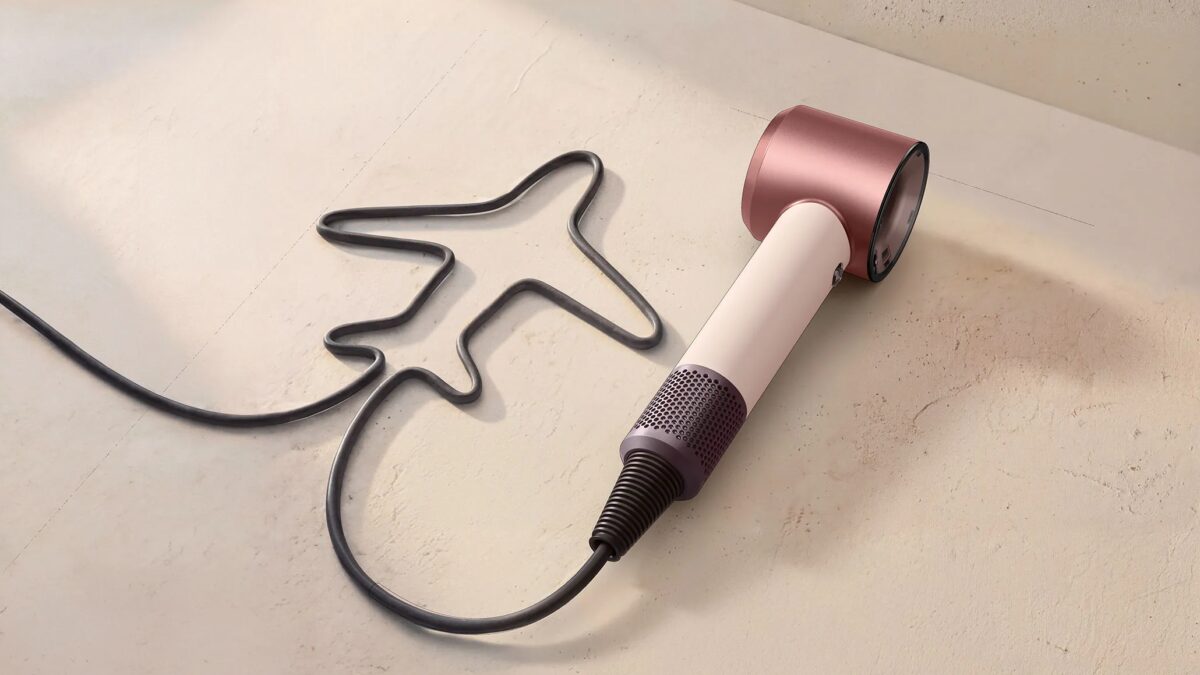 Дорожный фен Dyson Supersonic розового цвета