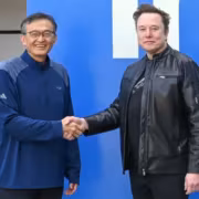 Intel и Илон Маск обсуждают необычное производство чипов