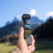 Портативная стабилизация камеры DJI Osmo Pocket 4 на природе
