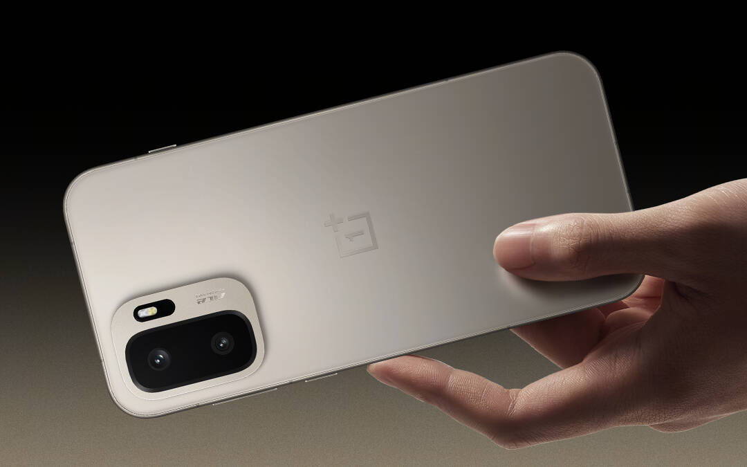 Задняя панель и камера OnePlus Ace 6 Ultra в цвете Metal Storm