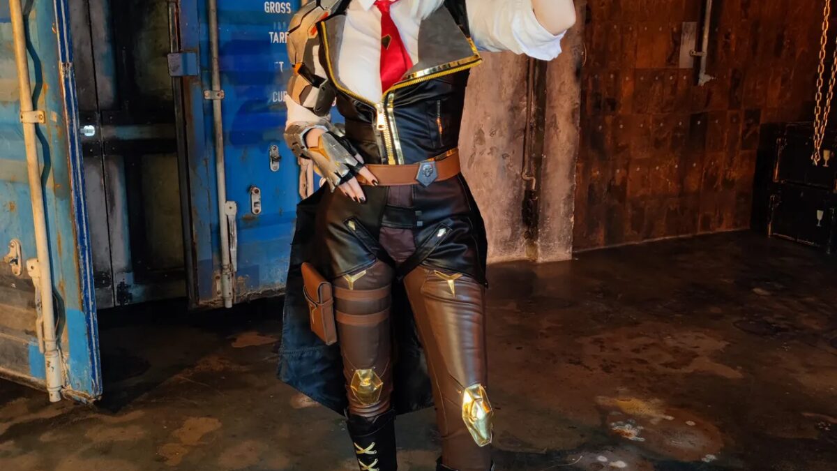 Косплей Эш из Overwatch российская модель 18+