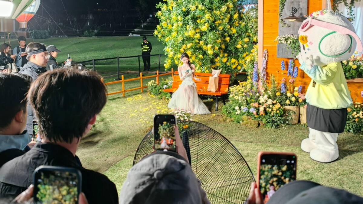 Экран, настройки камеры, дата и показатели съемки