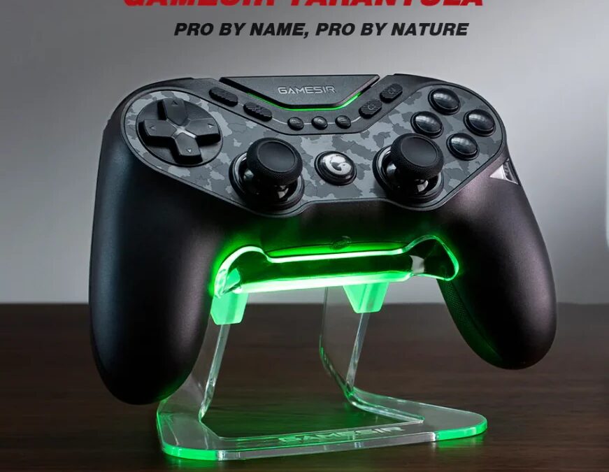 Игровой контроллер Gamesir Tarantula Pro на подставке с зелёной подсветкой