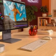 Рабочий стол с монитором Lenovo Yoga Mini i Gen 11