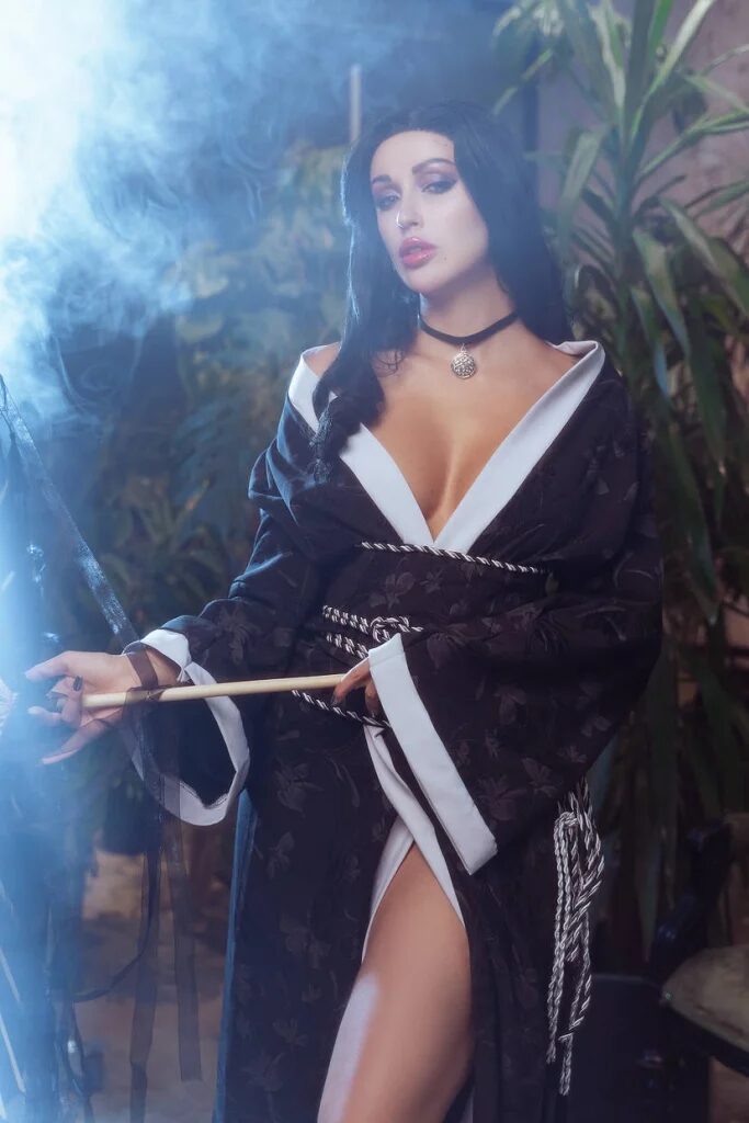 Косплей Йеннифэр из The Witcher 3: Wild Hunt в кимоно от Леры Химеры 18+