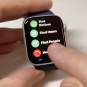 Apple Watch помогает искать пропавших людей экран