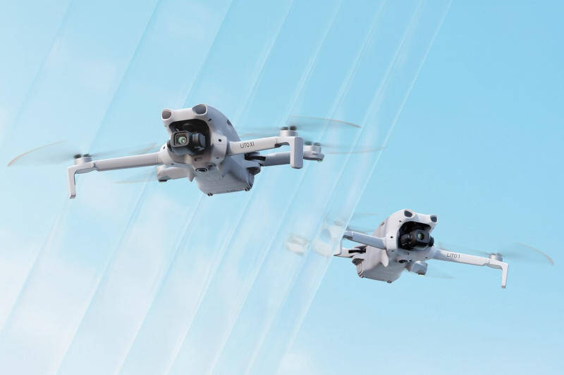 Два дрона DJI Lito 1 и Lito X1 в полёте в небе
