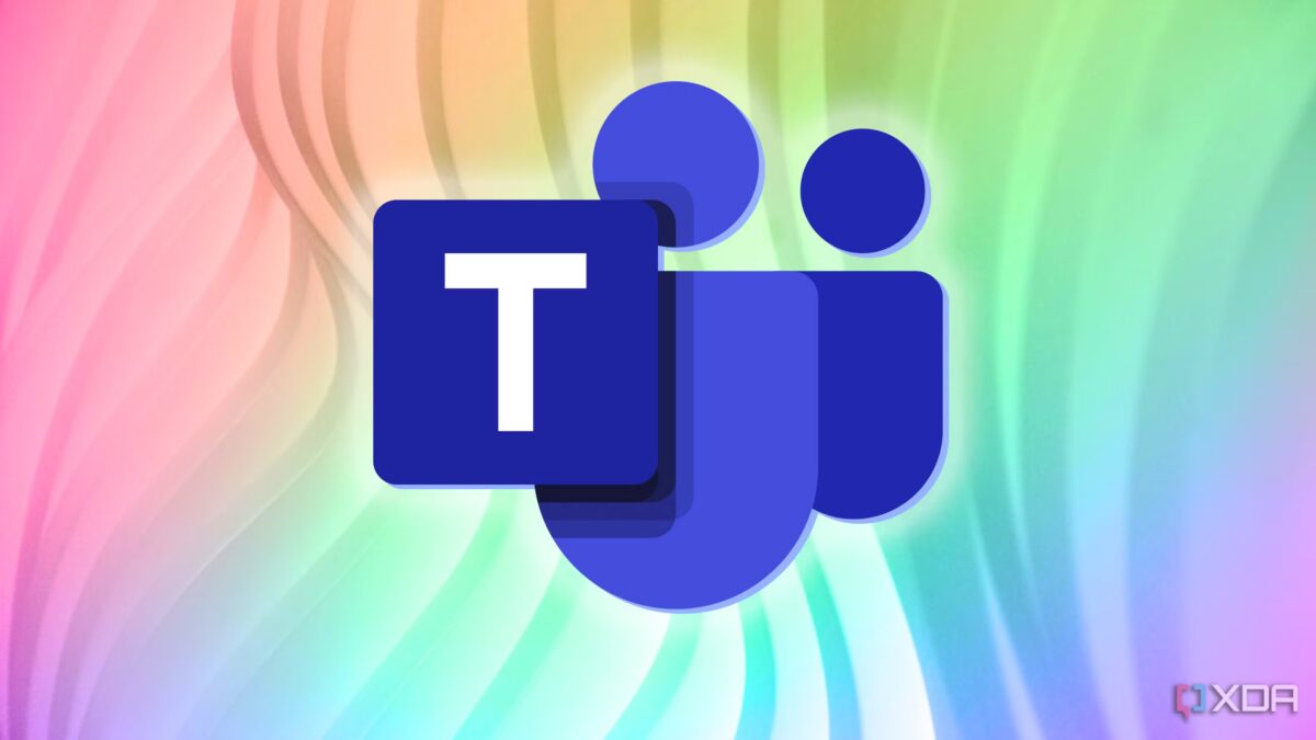 Цветные градиенты и логотип Microsoft Teams с текстом