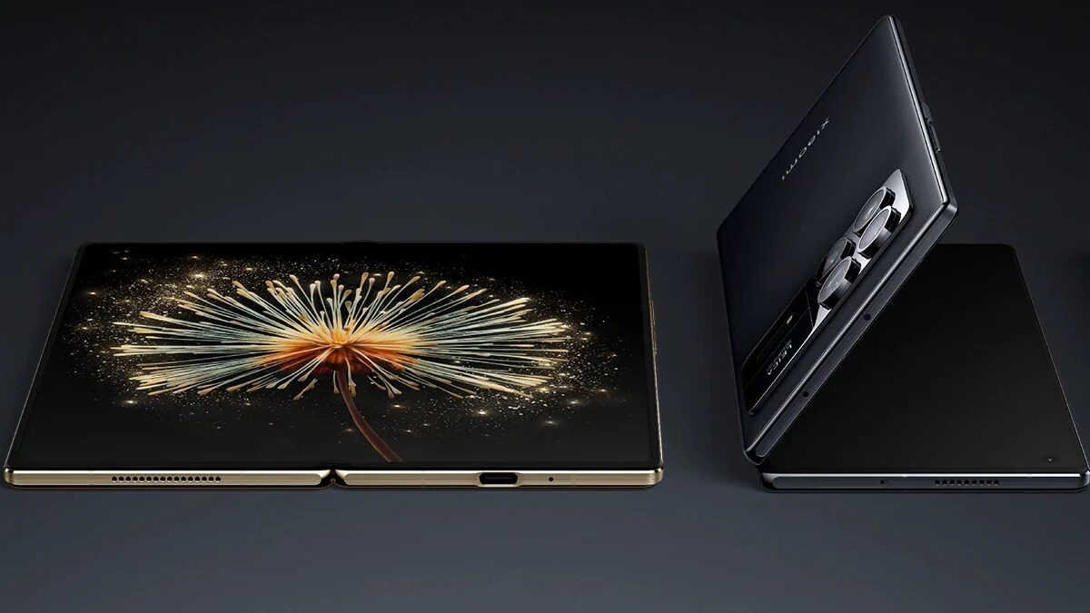Складной смартфон Xiaomi Mix Fold 5 раскрыт и сложен