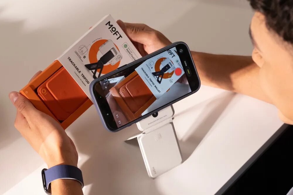 Moft добавила трекер и кнопку камеры в кошелёк для Tripod