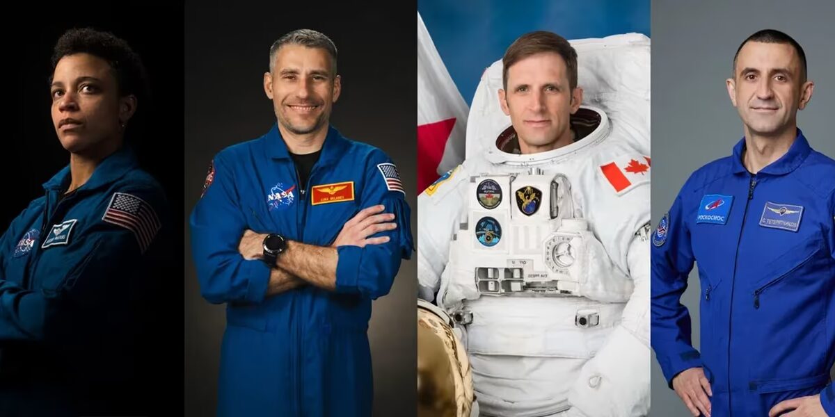 Космонавты Crew-13 в экипировке подготовка ракета старт