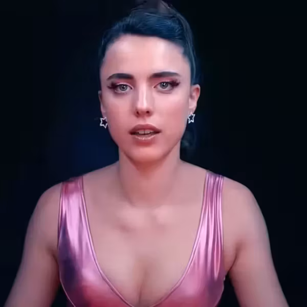 Женский компьютерный монитор с дисплеем и интерфейсом