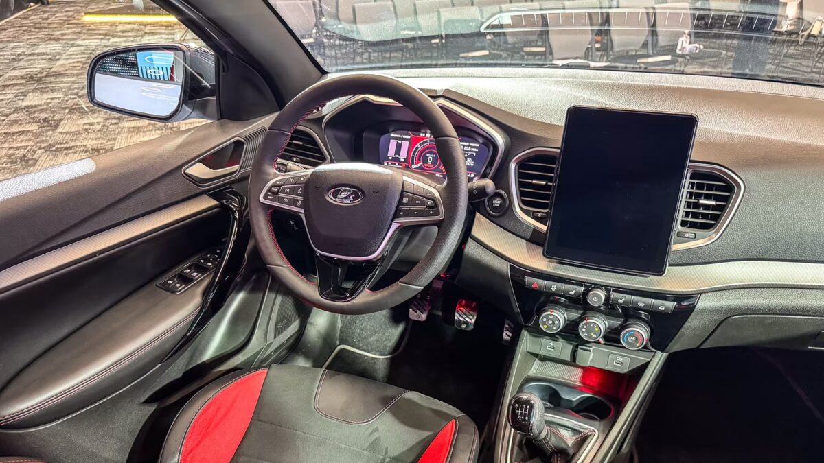 интерьер Лада Веста 2026 руль приборная панель