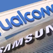 Здание с логотипами Qualcomm и Samsung